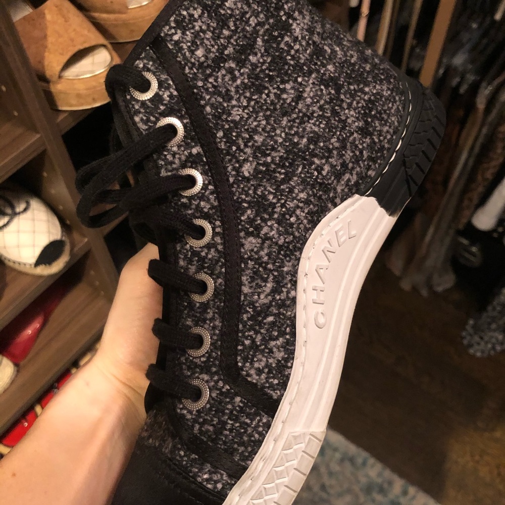 Chanel sneaker 37.5 black